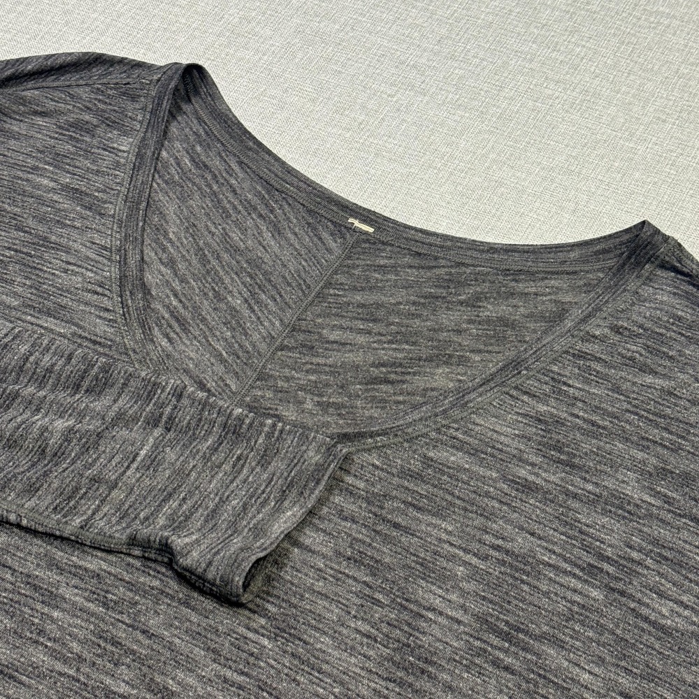 Lululemon‎ V-Neck Pullover Womens M Gray Lightweight Stretch Tagless Activewear